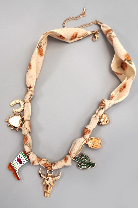 Charm Necklace Cream Floral