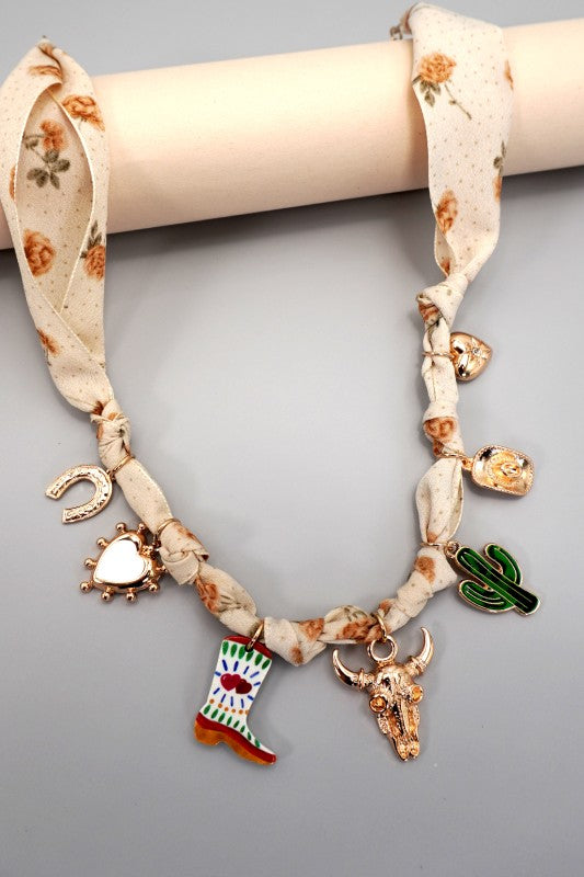 Charm Necklace Cream Floral