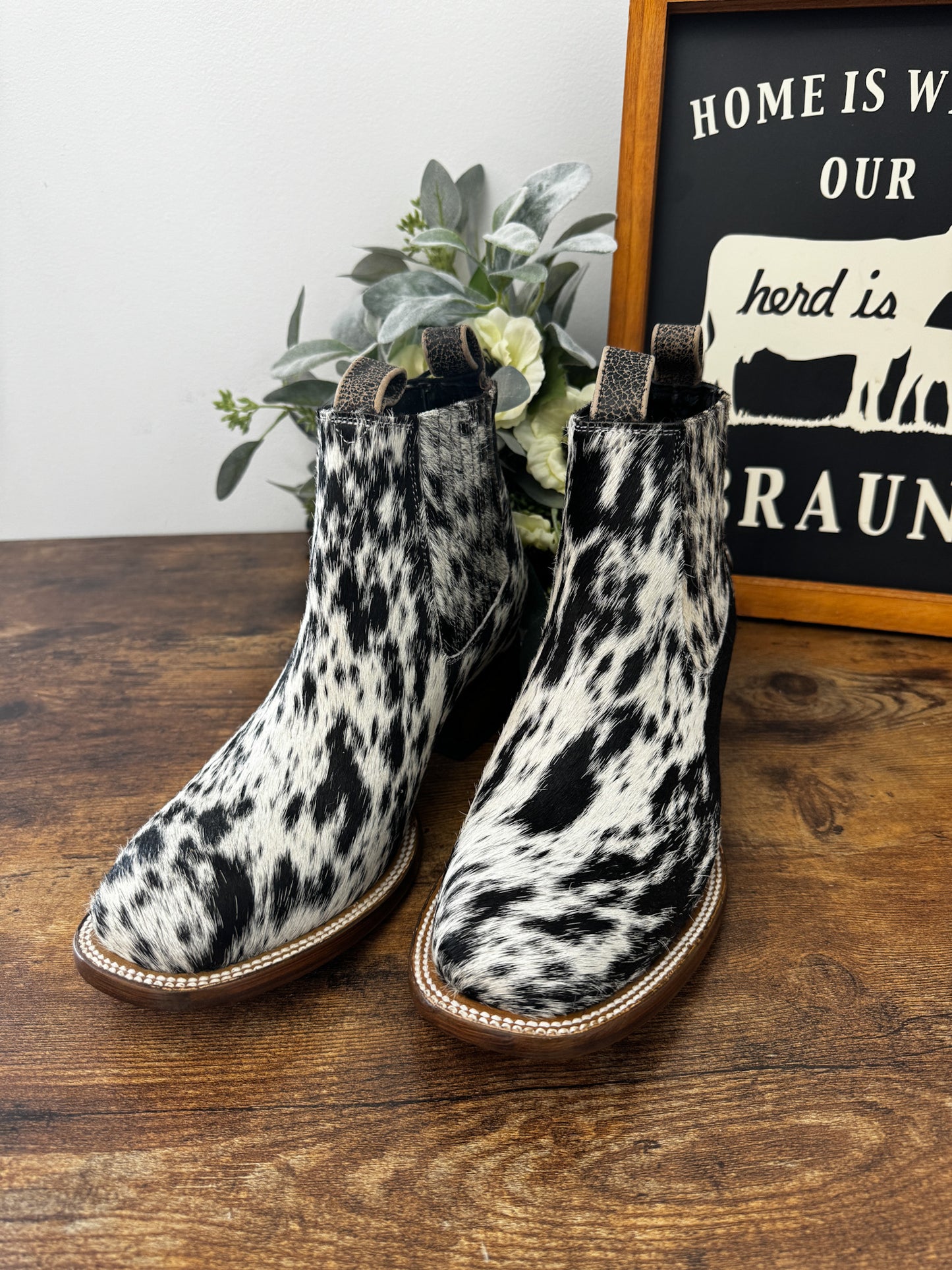 Square Toe Ankle Boot Size 9 A