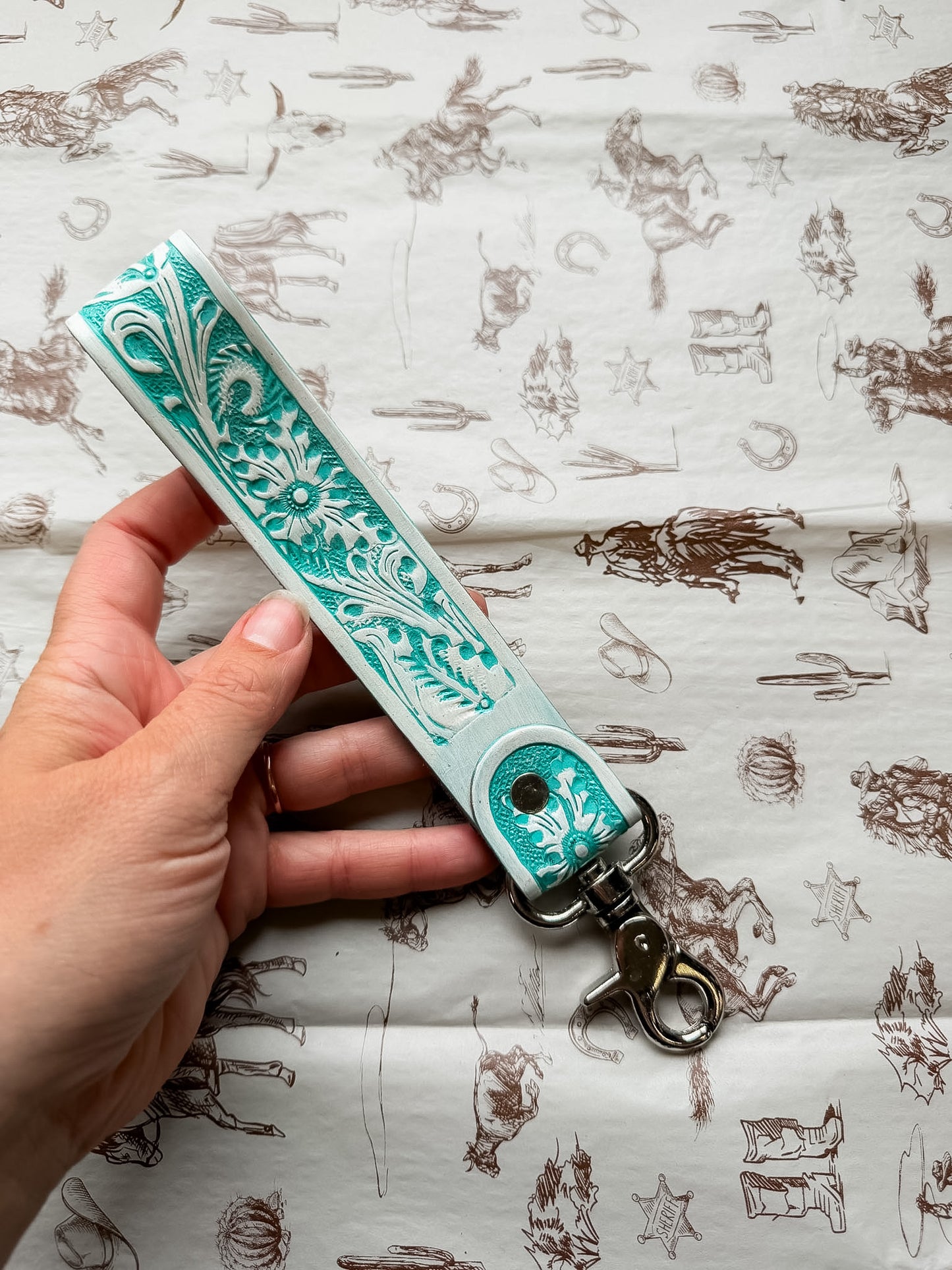 Wristlet T