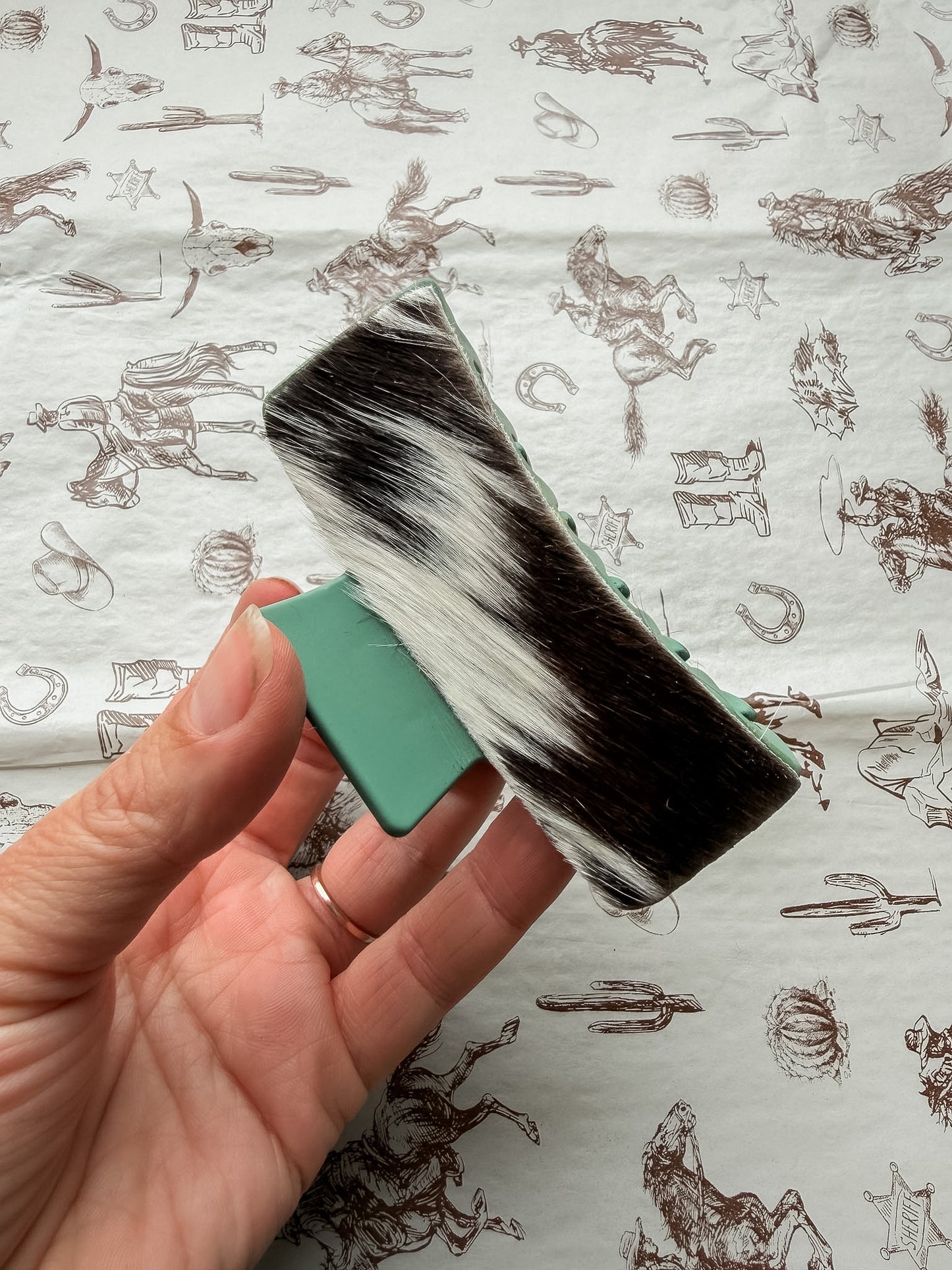 Hide Green Hair Clip