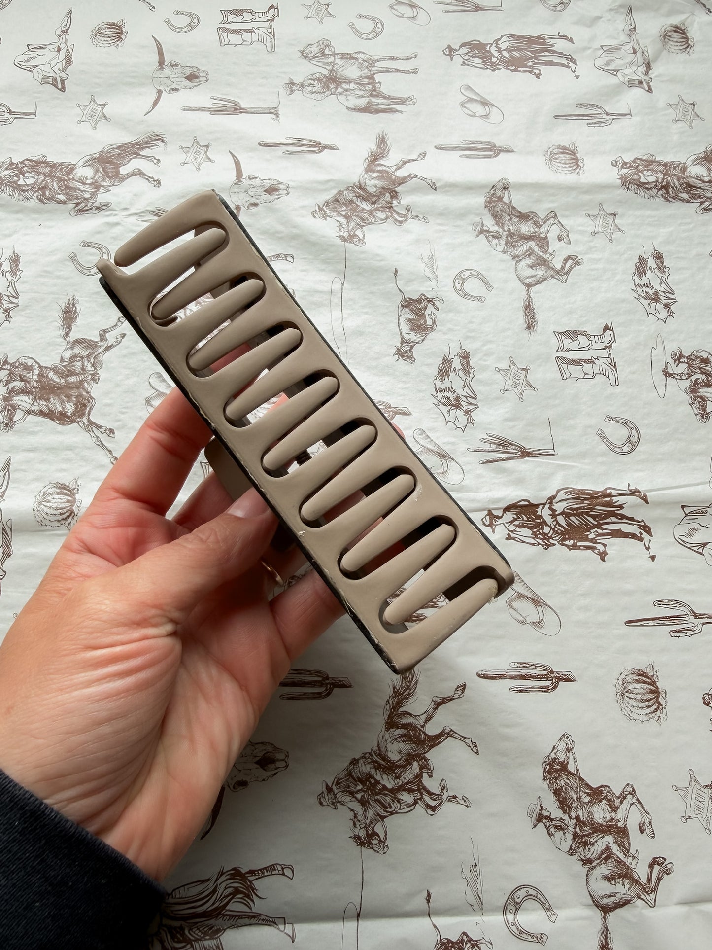 Black Tooled Large Hair Clip